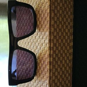 Black rectangular unisex sunnies